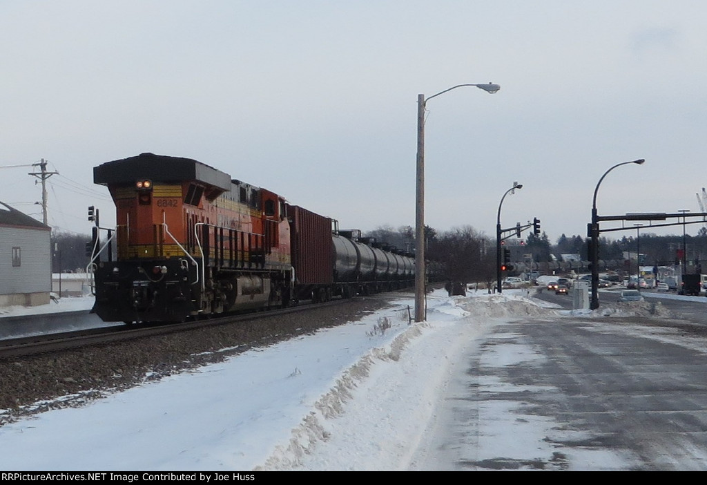 BNSF 6842 DPU